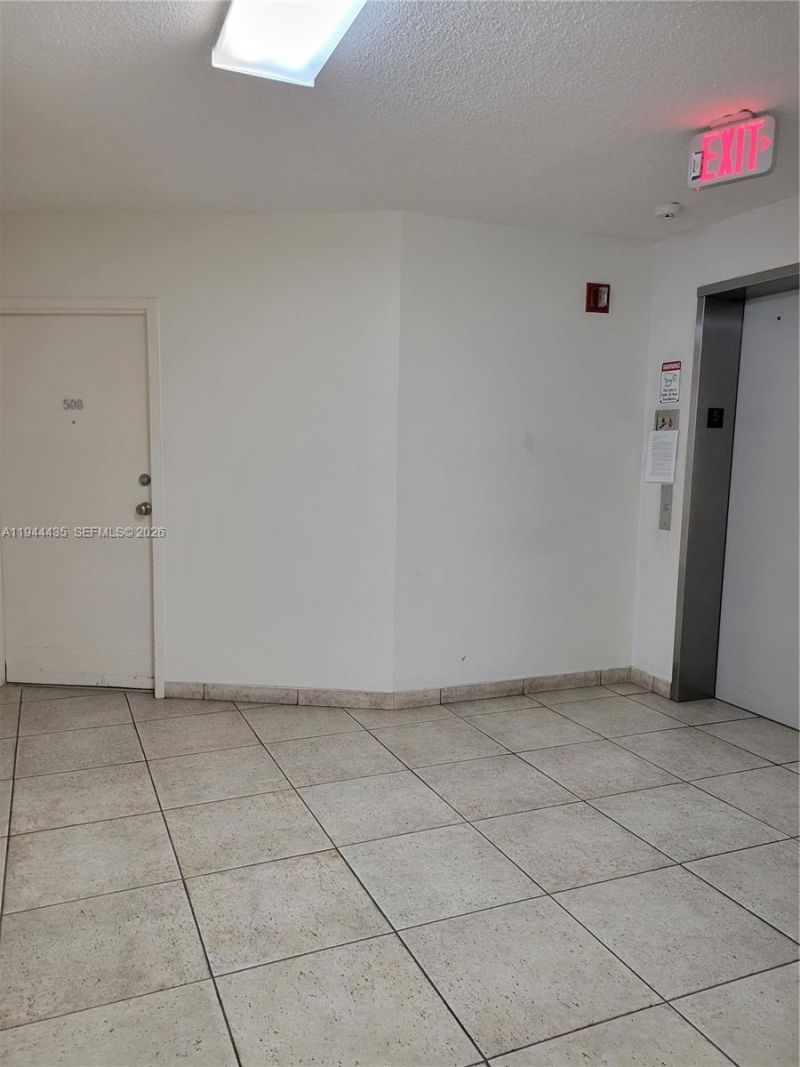 2600 Collins, Unit 508, Miami Beach, FL 33140 Photo