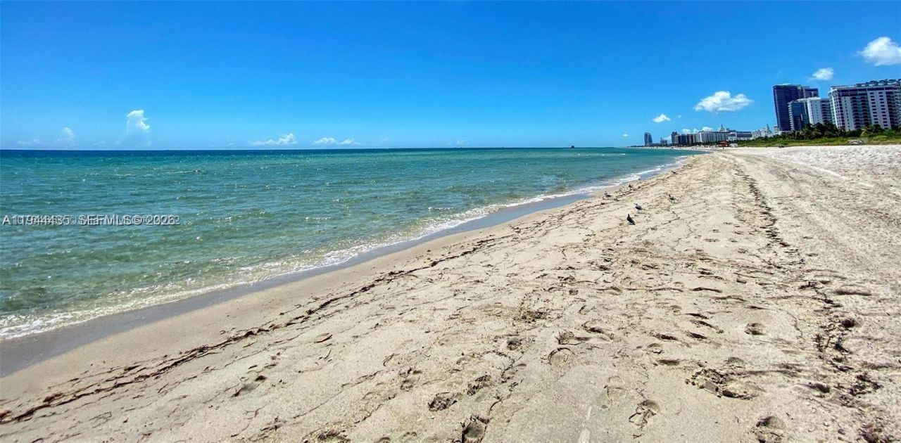 2600 Collins, Unit 508, Miami Beach, FL 33140 Photo