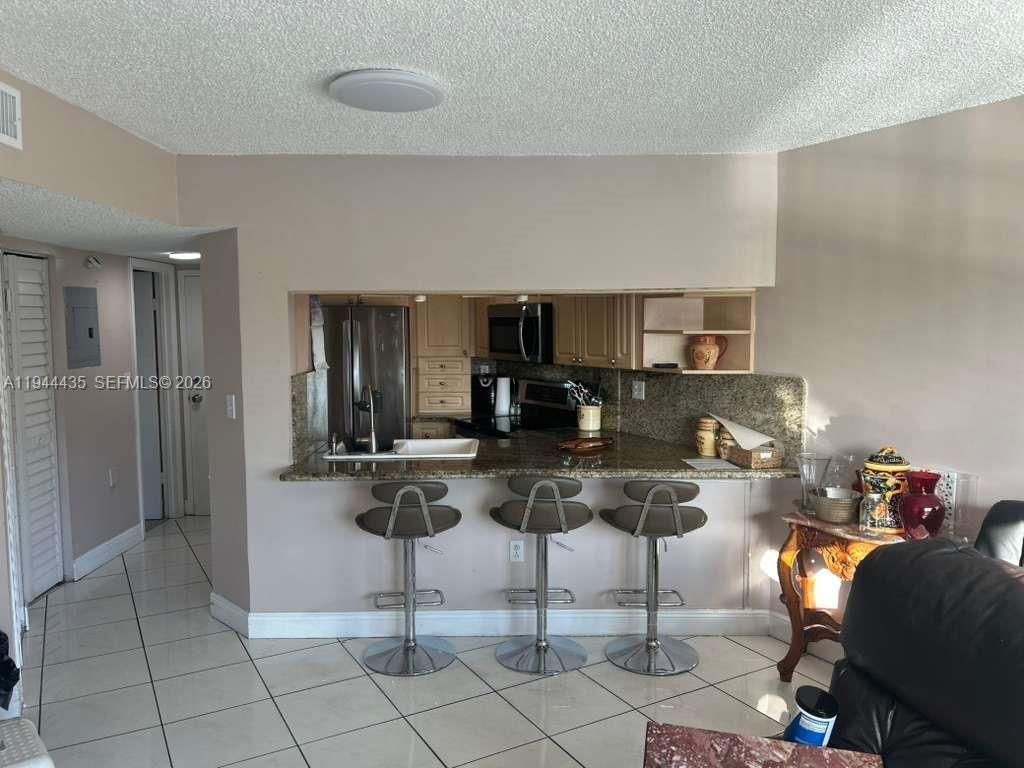 2600 Collins, Unit 508, Miami Beach, FL 33140 Photo