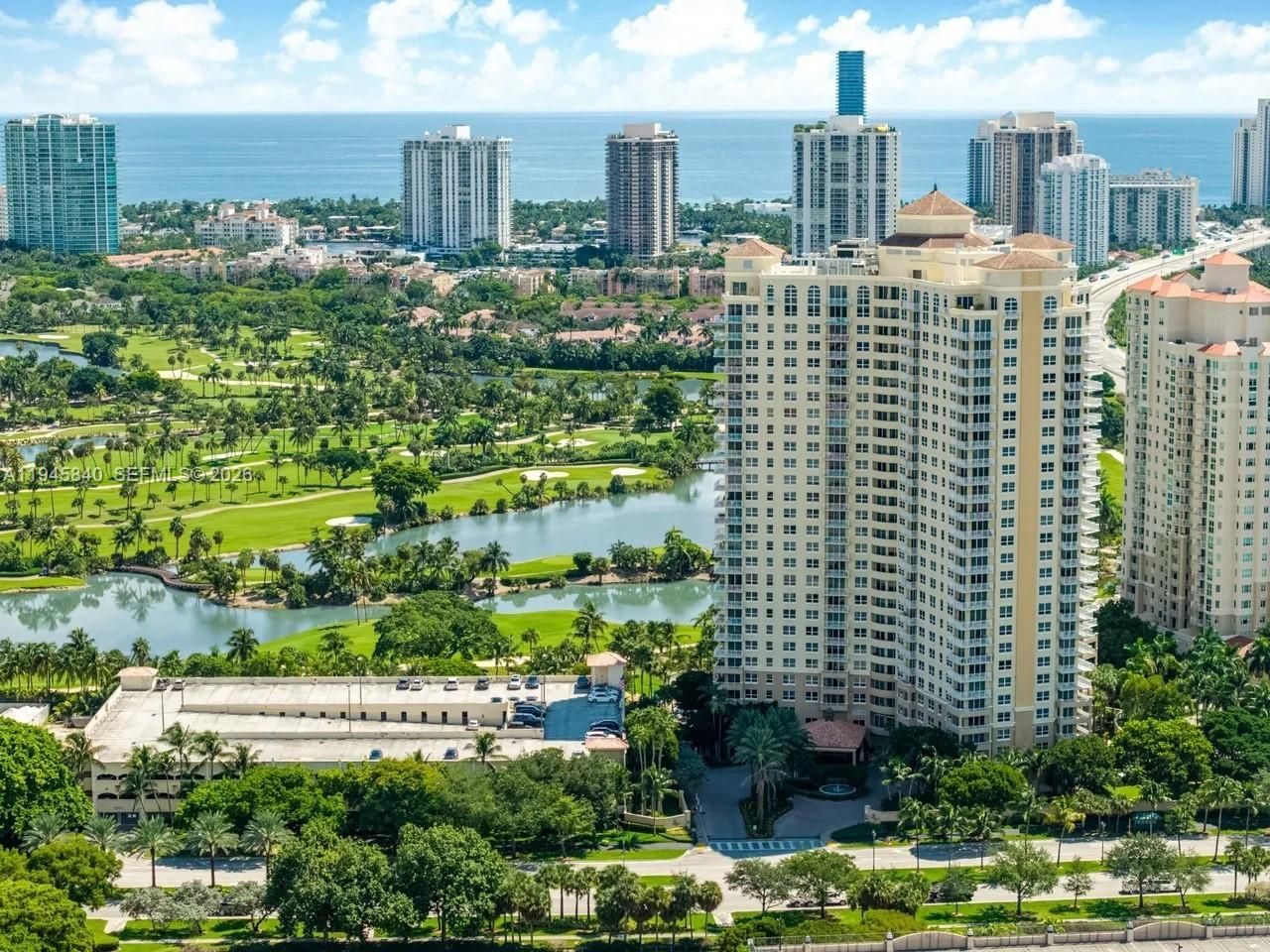 19501 W Country Club Dr , Unit 511, Aventura, FL 33180 Photo