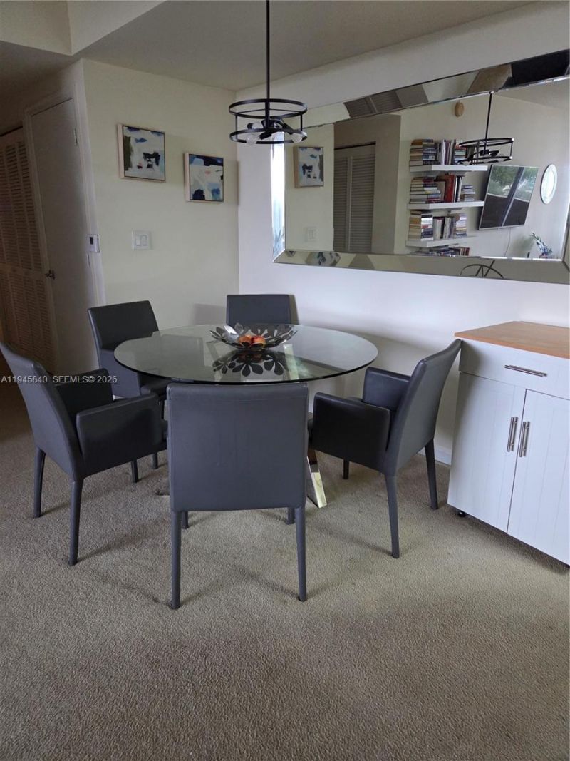 19501 W Country Club Dr , Unit 511, Aventura, FL 33180 Photo