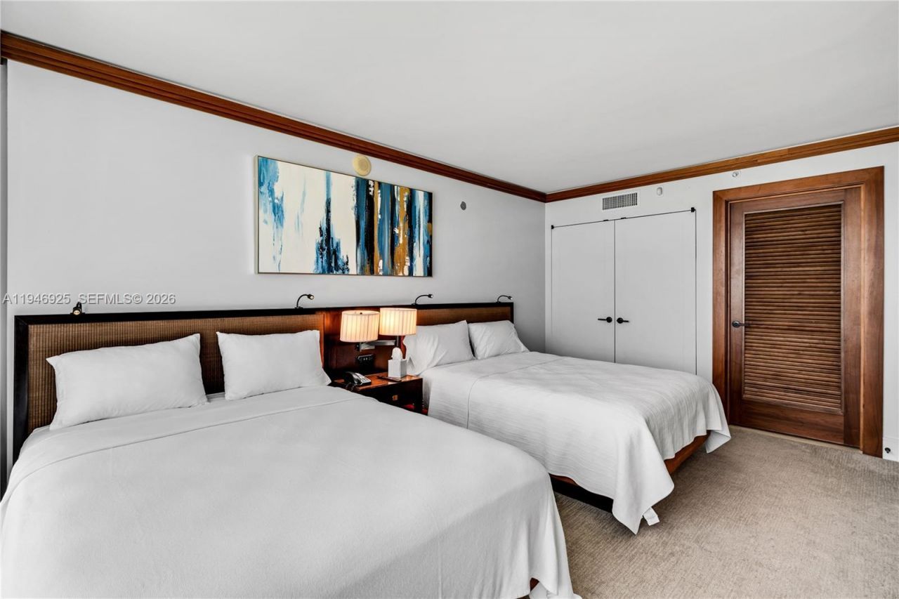 6801 Collins Ave, Unit 417 (404 D, Miami Beach, FL 33141 Photo