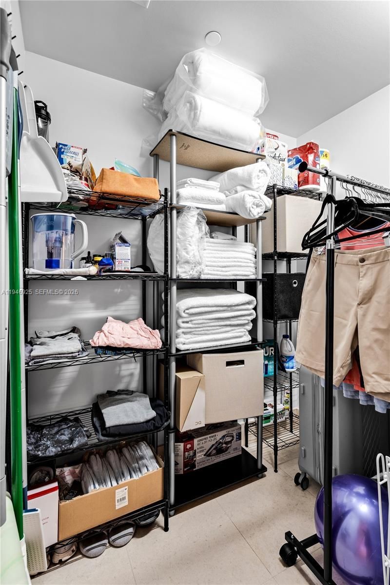 6801 Collins Ave, Unit 417 (404 D, Miami Beach, FL 33141 Photo