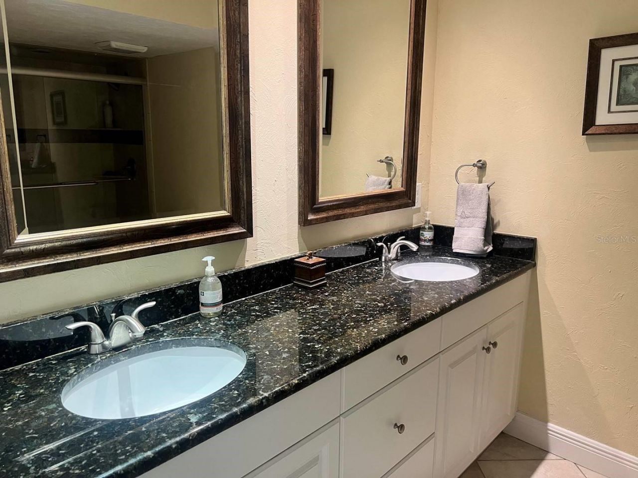 1125 W Peppertree Drive, Unit 202, Sarasota, FL 34242 Photo