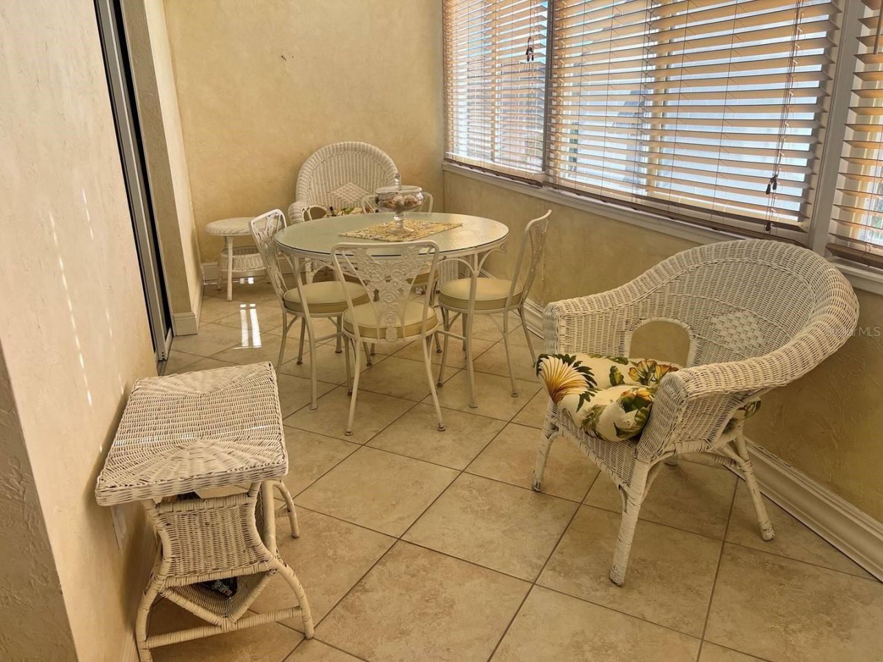 1125 W Peppertree Drive, Unit 202, Sarasota, FL 34242 Photo