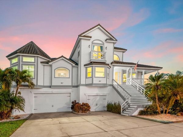 2002 ALEXIS COURT, TARPON SPRINGS, FL 34689