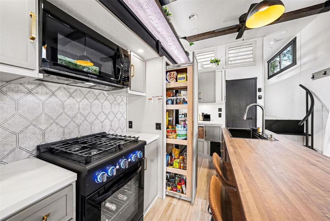 17296 Raintree Road, Lutz, FL 33558 Photo