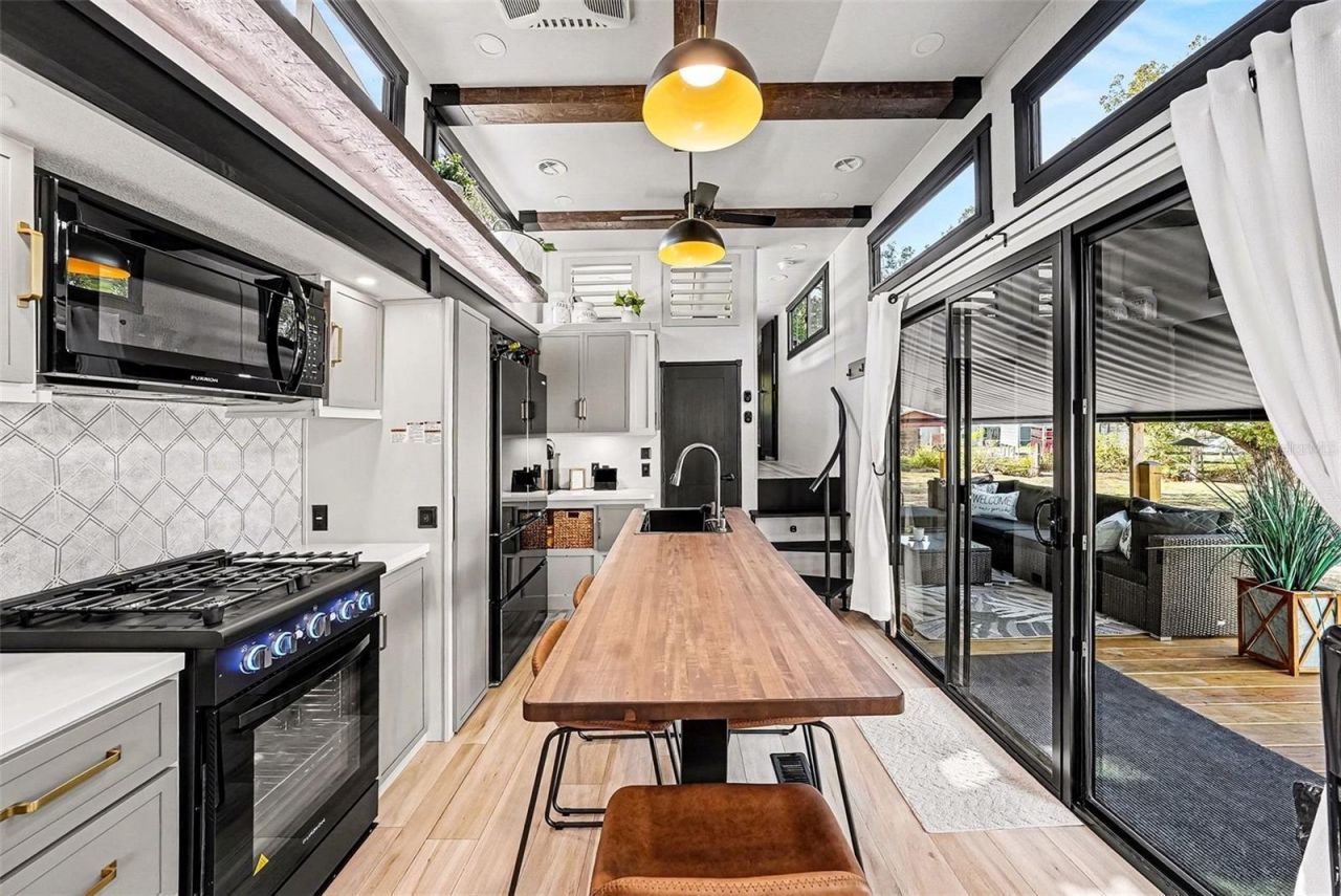 17296 Raintree Road, Lutz, FL 33558 Photo