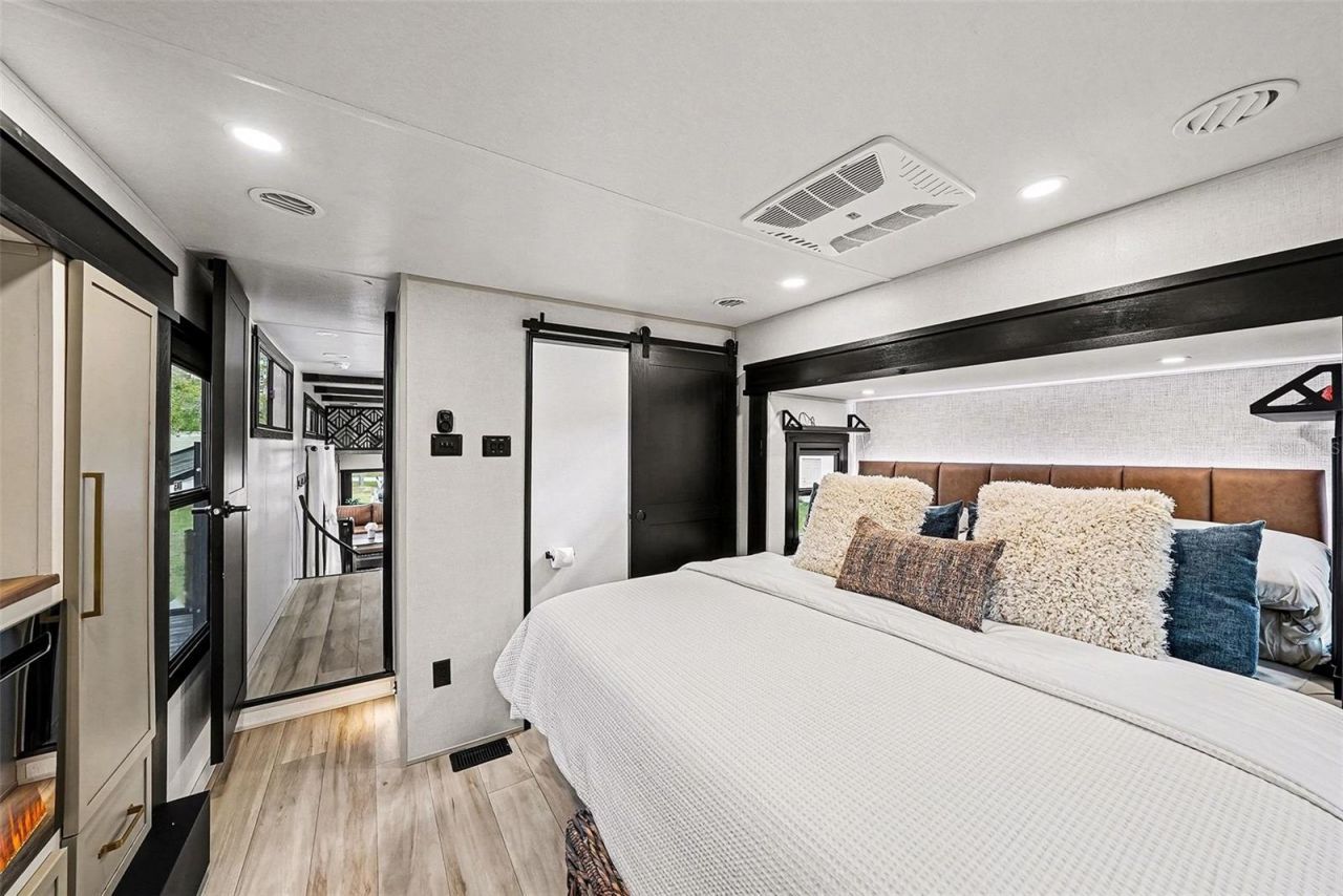 17296 Raintree Road, Lutz, FL 33558 Photo