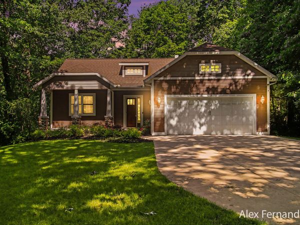 6288 Hawthorne Court, Saugatuck, MI 49453