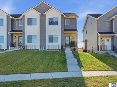 9533 Duckhorn Drive, Lincoln, NE 68526