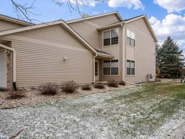 5683 Oak Village Drive, ROSCOE, IL 61073