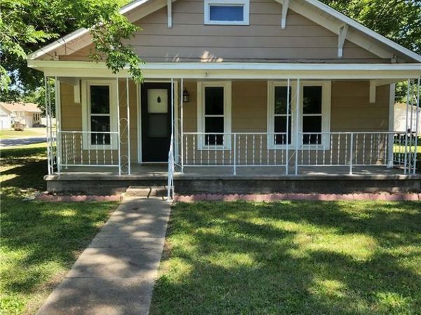 301 E 6th Avenue, Caney, KS 67333