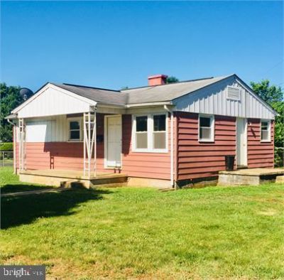 1804 Airport Avenue, Fredericksburg, VA 22401 Main Photo