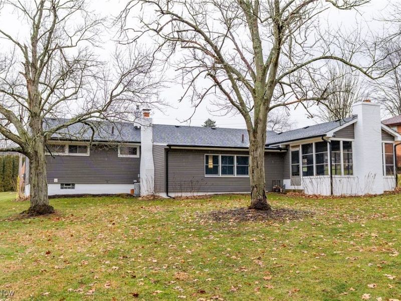 5613 Thunderbird Circle NW, North Canton, OH 44720 Photo 4