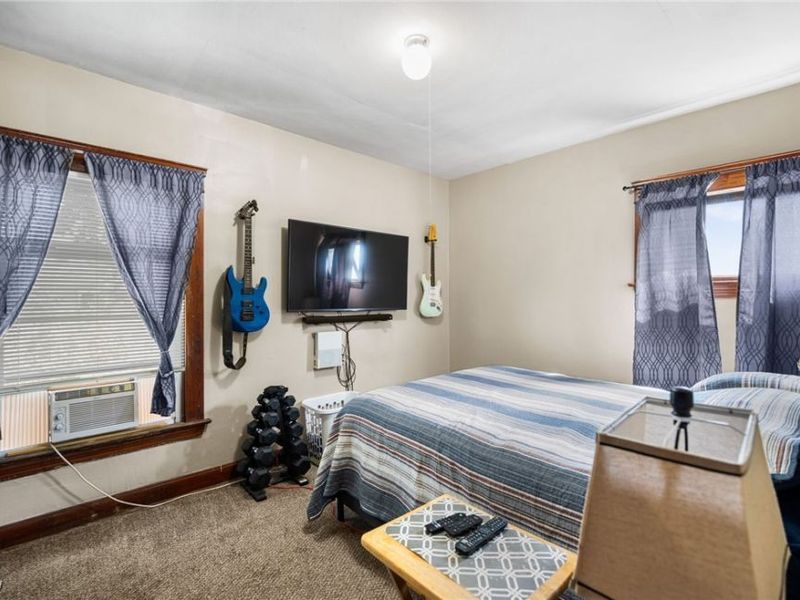 3812 Poe Avenue, Cleveland, OH 44109 Photo 13