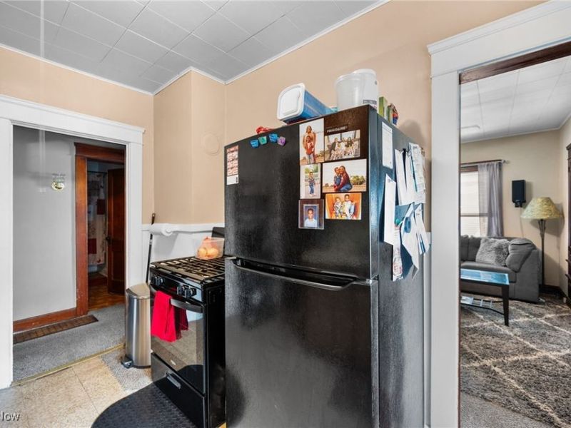 3812 Poe Avenue, Cleveland, OH 44109 Photo 17