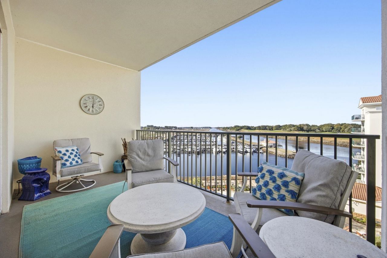 8121 Amalfi Pl. Photo 10