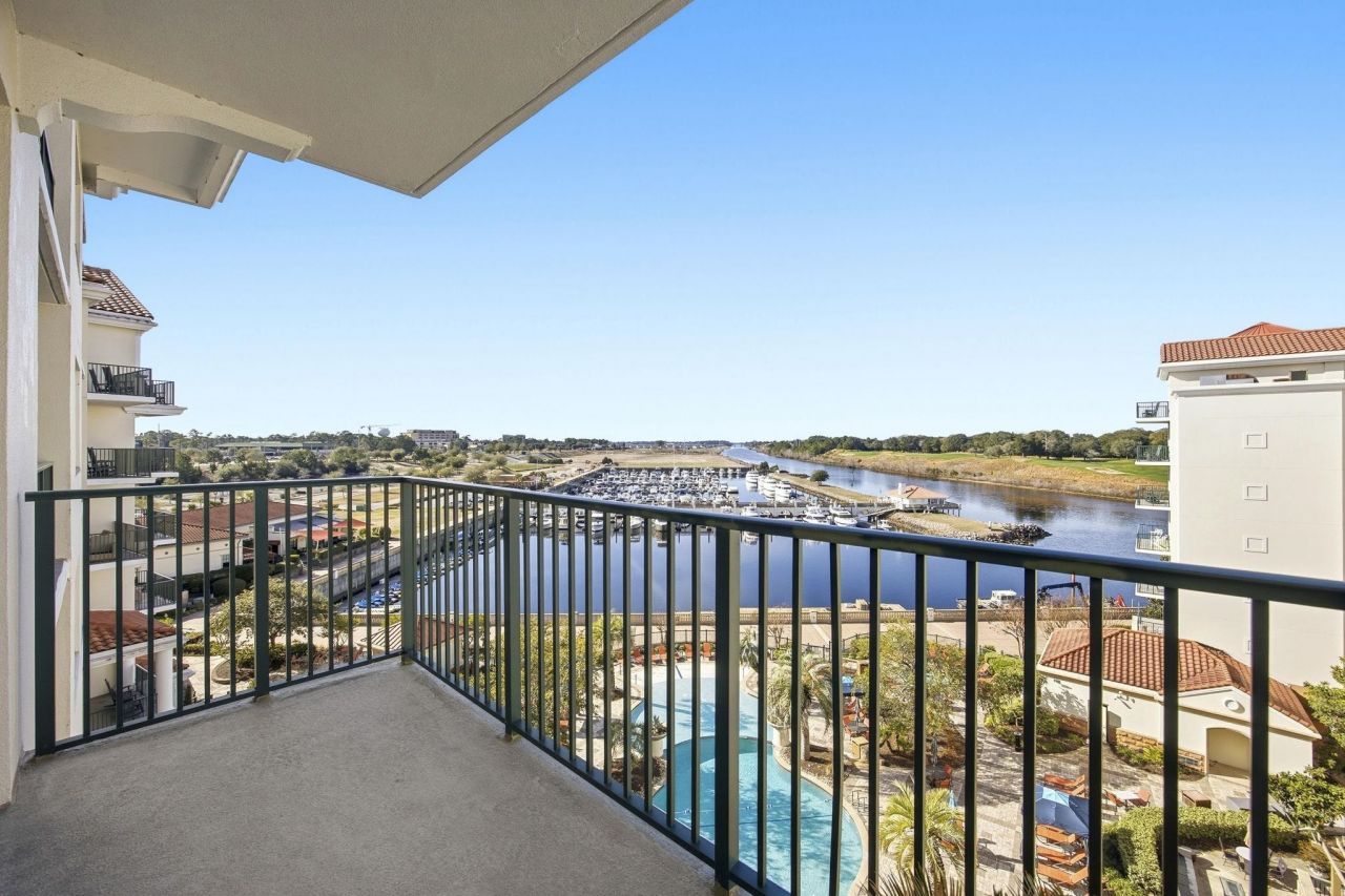 8121 Amalfi Pl. Photo 16