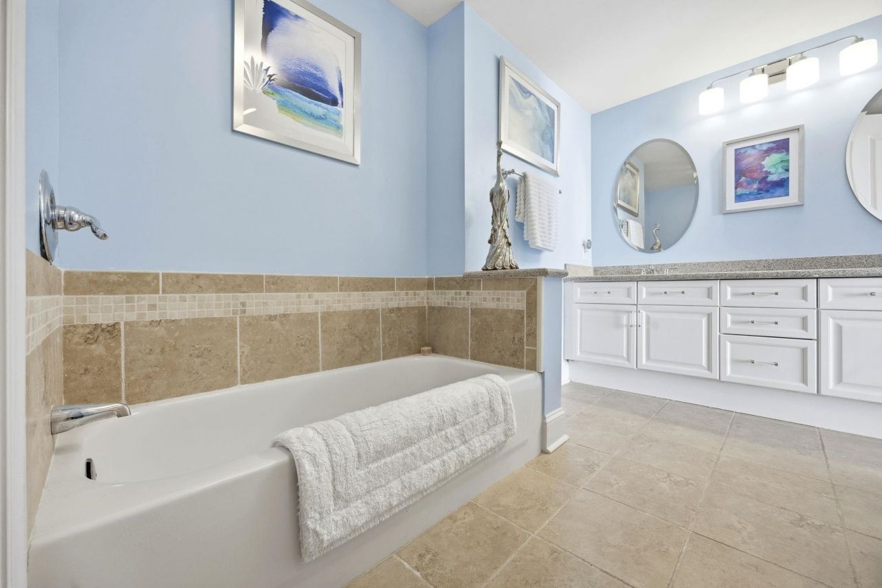 8121 Amalfi Pl. Photo 22