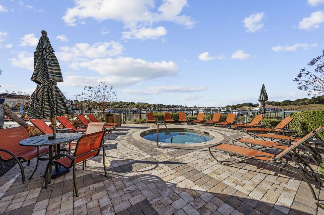 8121 Amalfi Pl. Photo 31