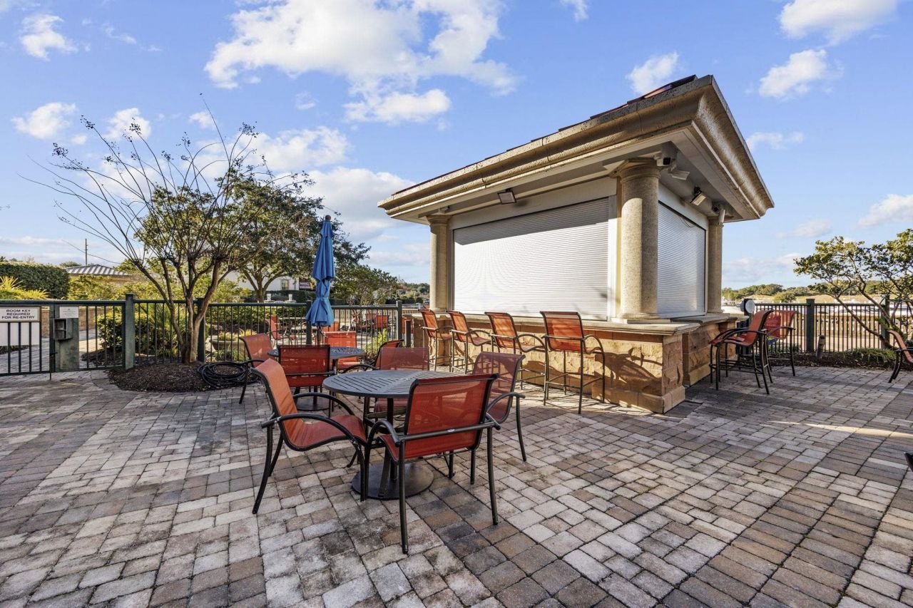 8121 Amalfi Pl. Photo 32