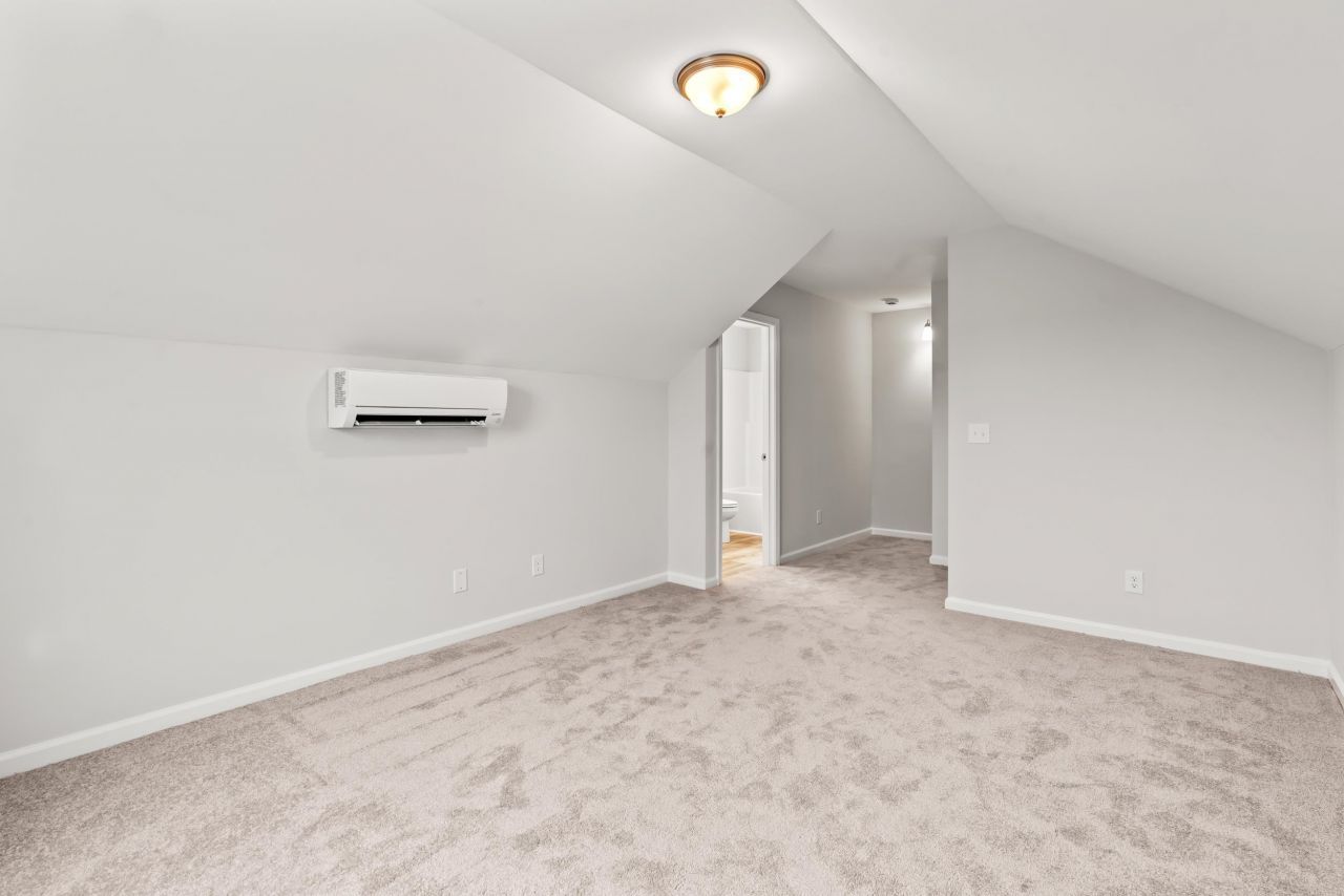 231 Stillbrook Dr. Photo 15