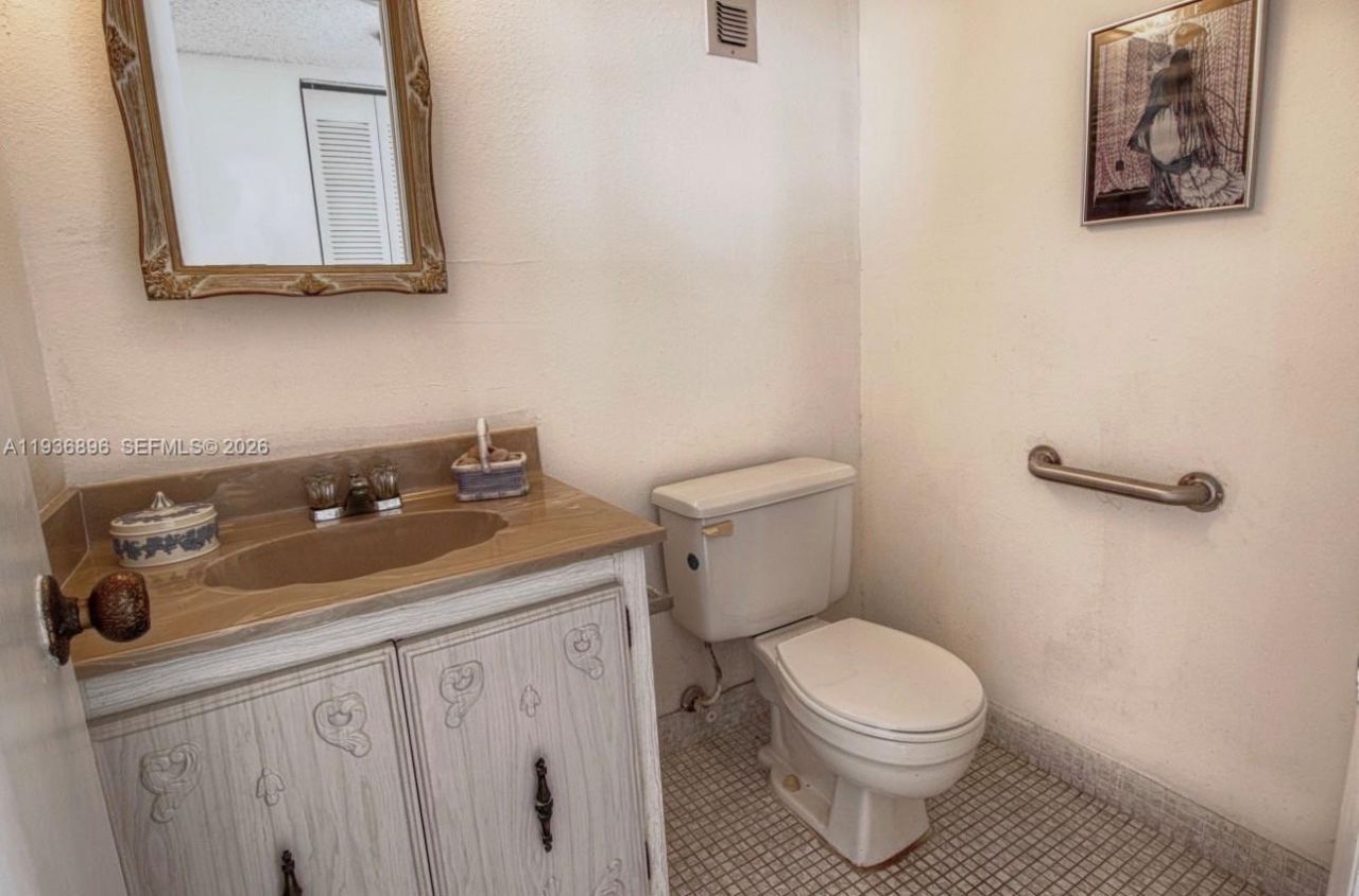 6900 Bay Dr, Unit 10K, Miami Beach, FL 33141 Photo