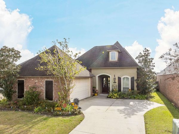 10536 Hill Pointe Ave, Baton Rouge, LA 70810