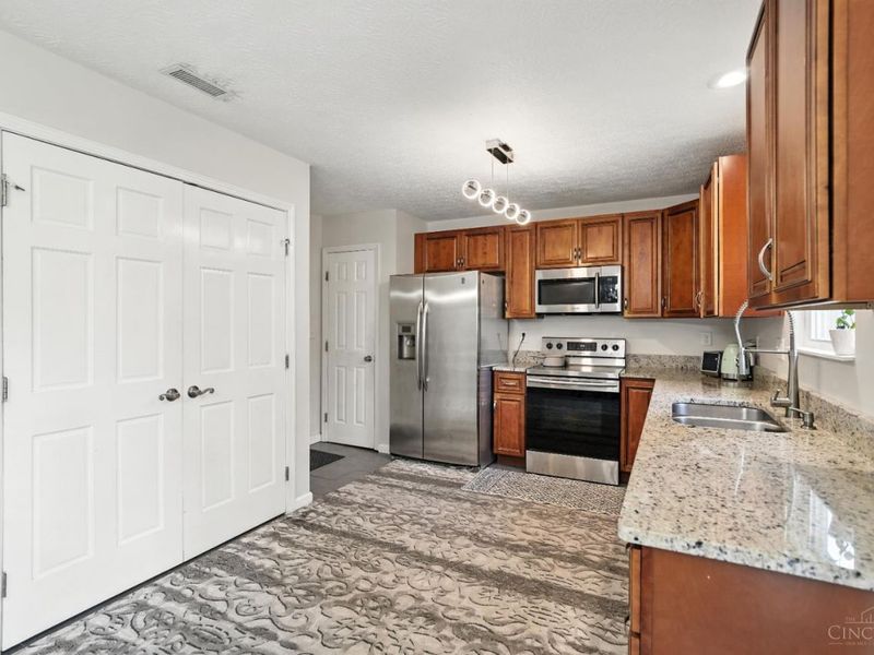 329 Ridgeview Lane, Monroe, OH 45050 Photo 13