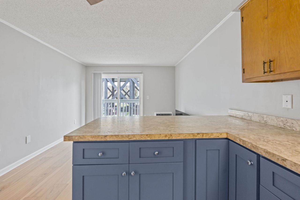 300 47th Ave. S Photo 9