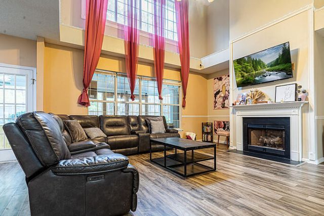 8516 Long Meadow Drive Photo 14