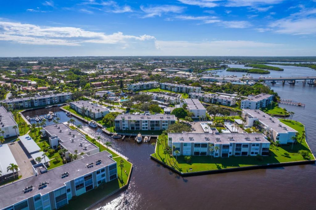 1950 SW Palm City Road, Unit 12-103, Stuart, FL 34994 Photo