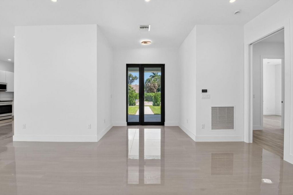 3920 Espan Court, Palm Springs, FL 33461 Photo