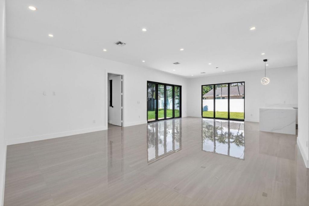 3920 Espan Court, Palm Springs, FL 33461 Photo