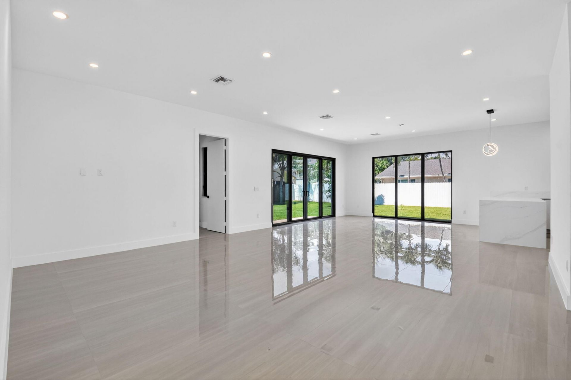 3920 Espan Court, Palm Springs, FL 33461 Photo
