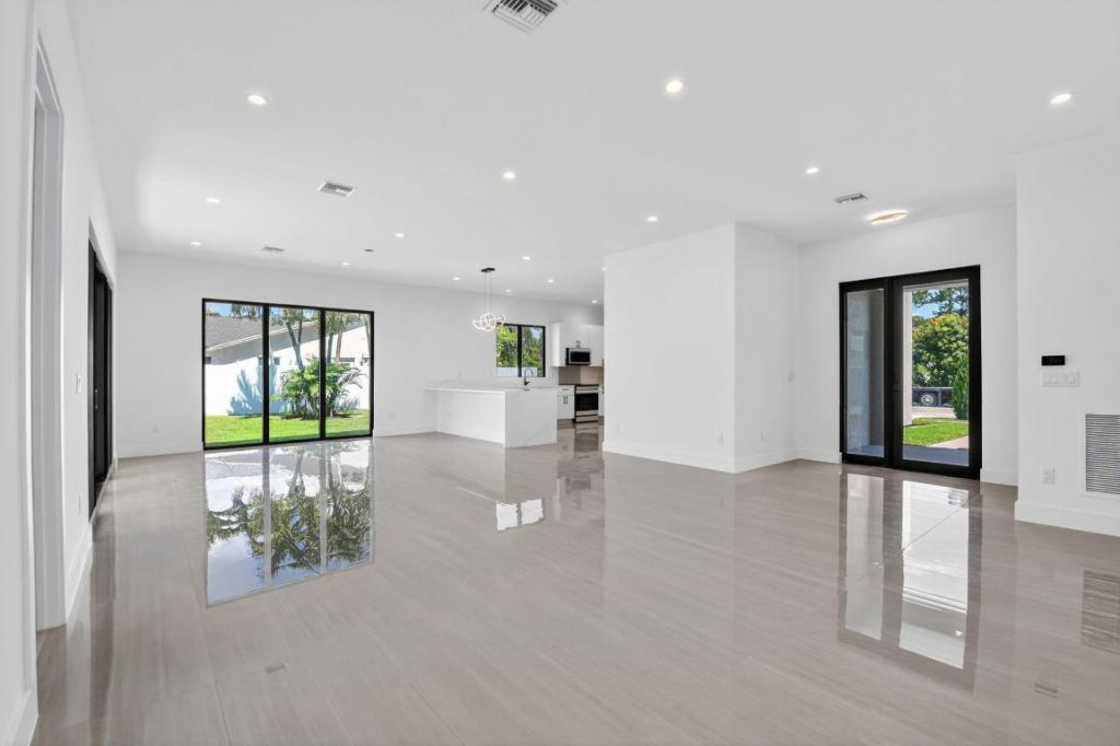 3920 Espan Court, Palm Springs, FL 33461 Photo