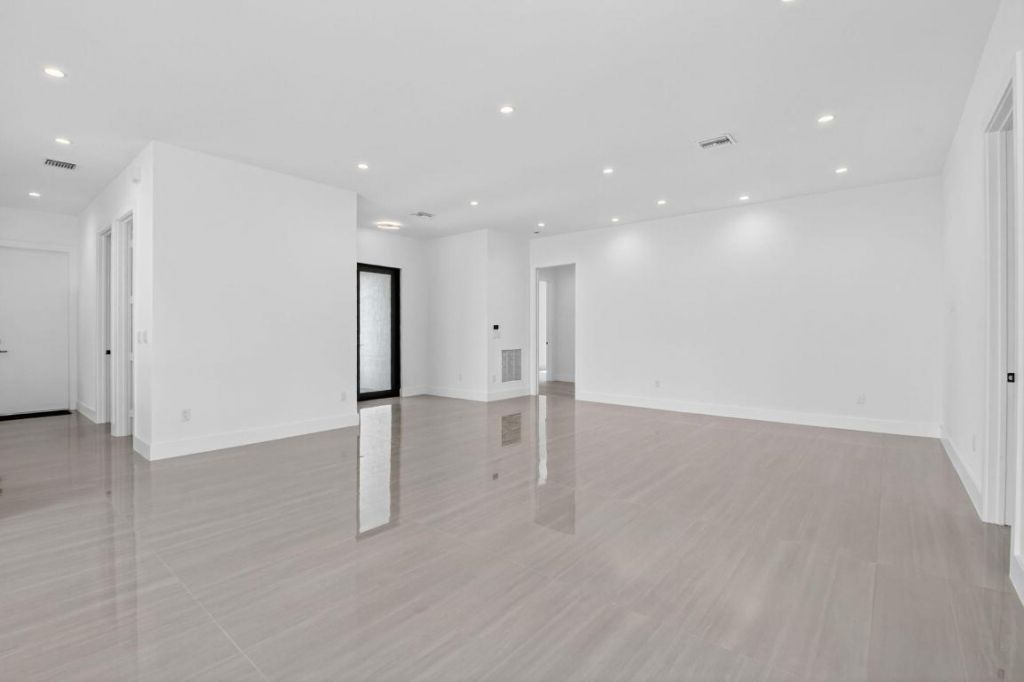 3920 Espan Court, Palm Springs, FL 33461 Photo