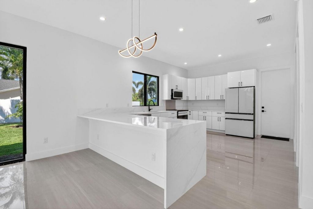 3920 Espan Court, Palm Springs, FL 33461 Photo