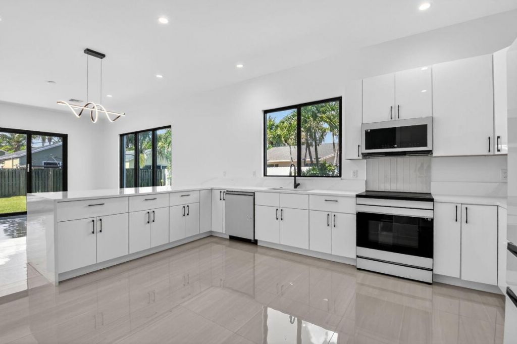 3920 Espan Court, Palm Springs, FL 33461 Photo