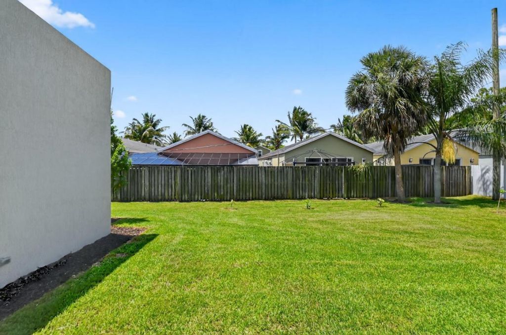 3920 Espan Court, Palm Springs, FL 33461 Photo