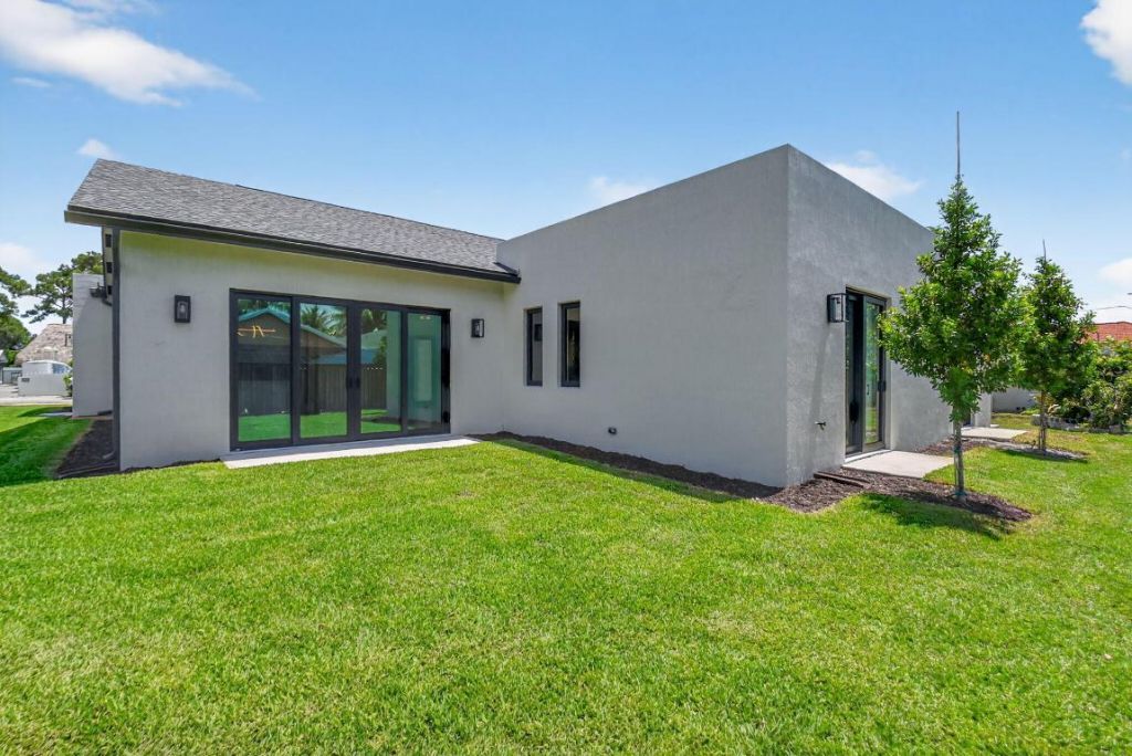 3920 Espan Court, Palm Springs, FL 33461 Photo