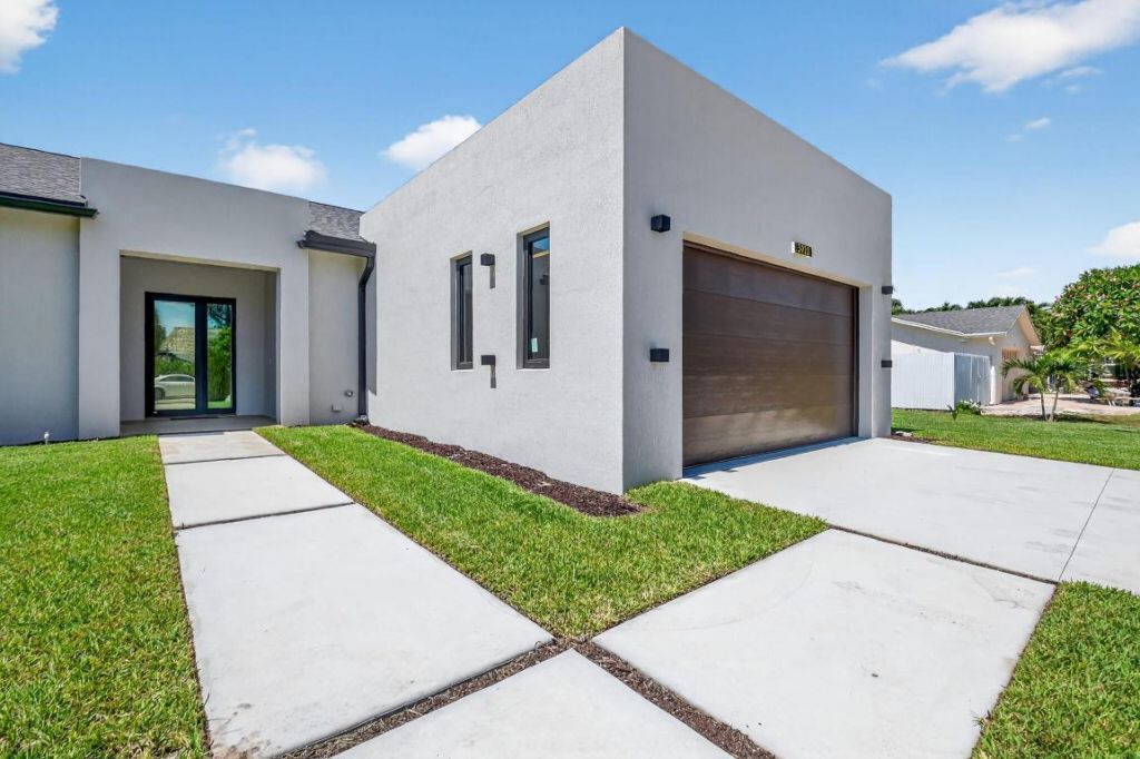 3920 Espan Court, Palm Springs, FL 33461 Photo