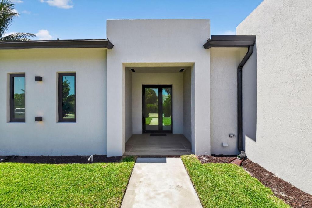 3920 Espan Court, Palm Springs, FL 33461 Photo