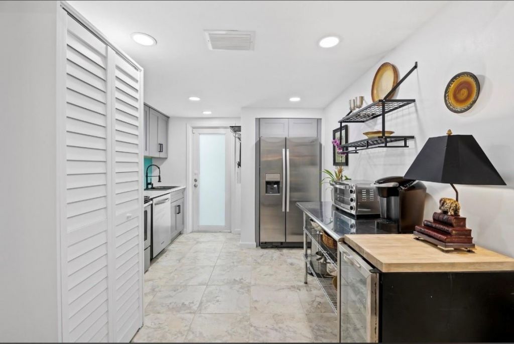 629 Kensington Place, Wilton Manors, FL 33305 Photo