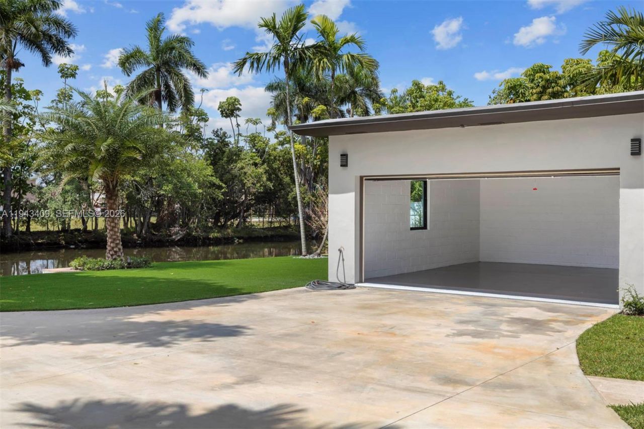 260 NW 86th St, El Portal, FL 33150 Photo