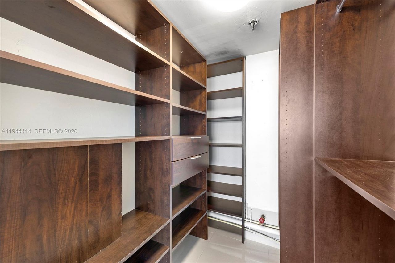 555 NE 15th St, Unit 26B, Miami, FL 33132 Photo