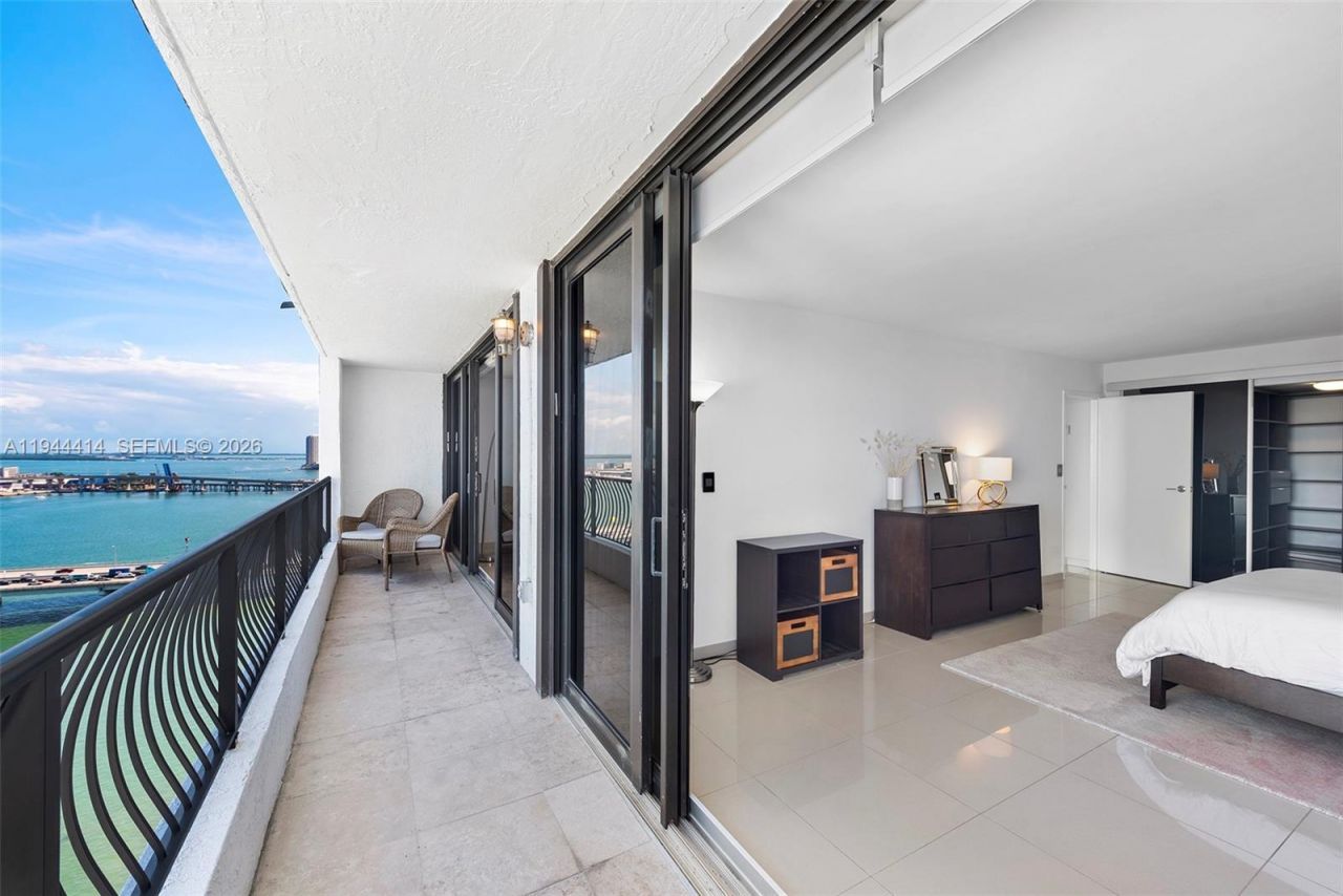 555 NE 15th St, Unit 26B, Miami, FL 33132 Photo