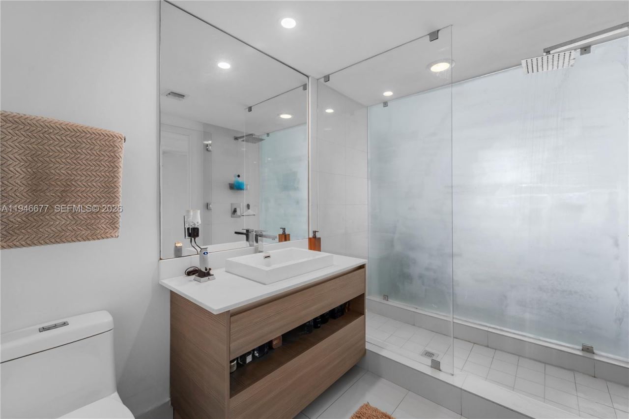 460 NE 28th St , Unit 3002, Miami, FL 33137 Photo