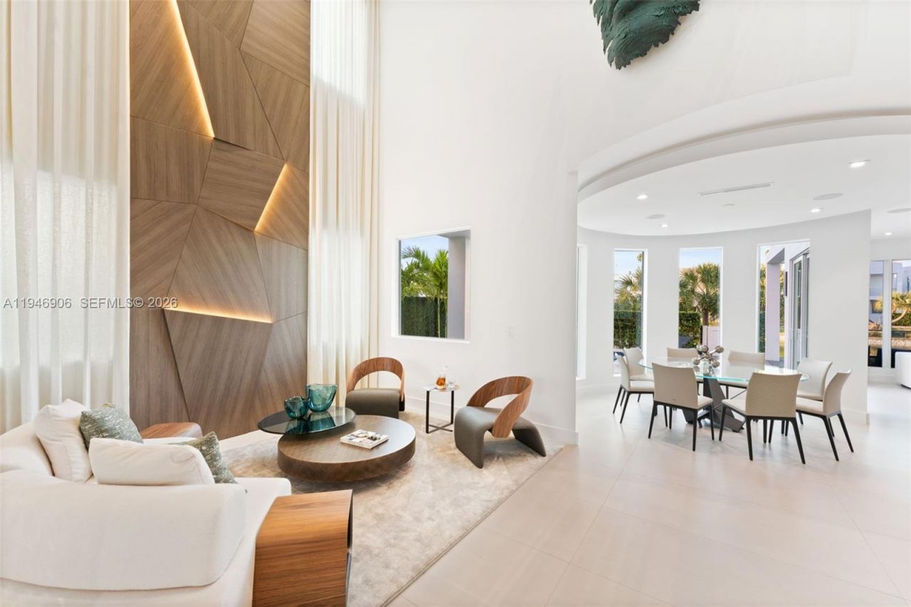 10561 NW 67th Ter, Doral, FL 33178 Photo